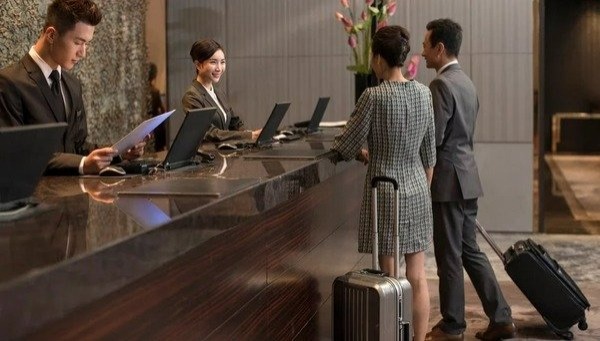 quinn-vietnam-manpower-hotel-receptionist